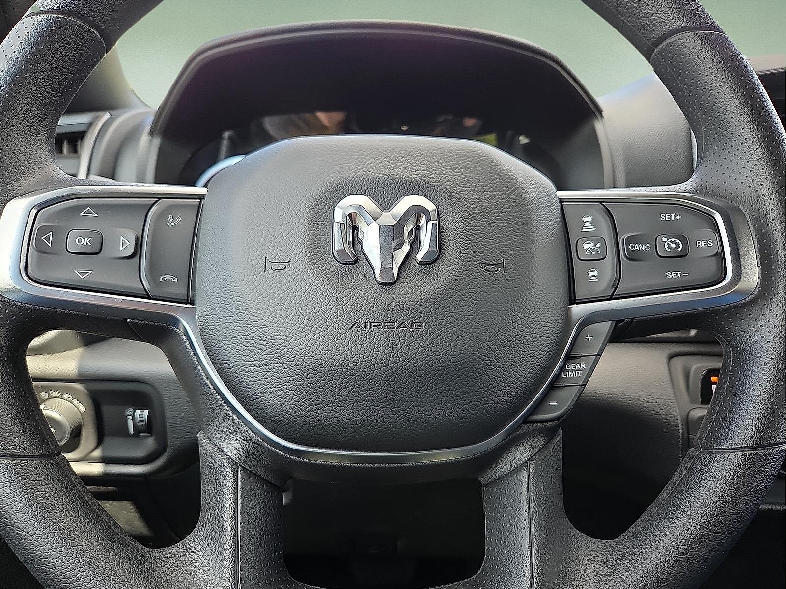 2025 RAM Ram 1500 RAM 1500 TRADESMAN CREW CAB 4X4 5'7' BOX