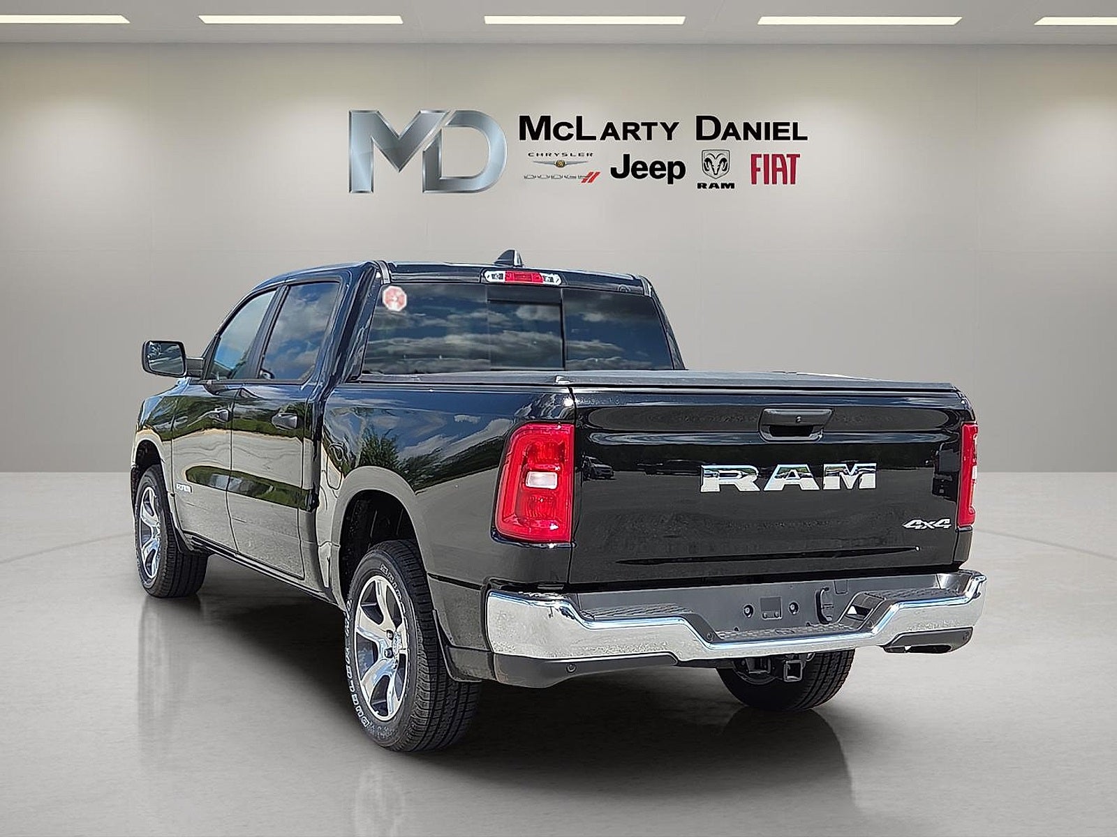 2025 RAM Ram 1500 RAM 1500 TRADESMAN CREW CAB 4X4 5'7' BOX