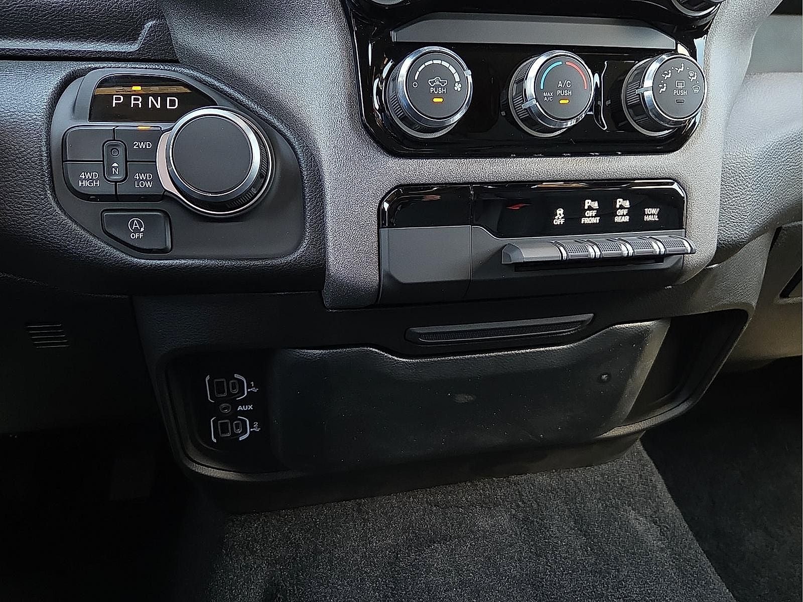 2026 RAM 1500 RAM 1500 TRADESMAN CREW CAB 4X4 5'7' BOX
