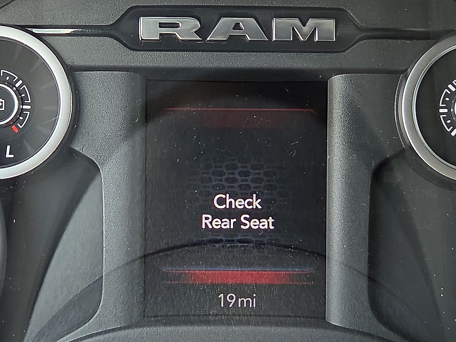2026 RAM 1500 RAM 1500 TRADESMAN CREW CAB 4X4 5'7' BOX