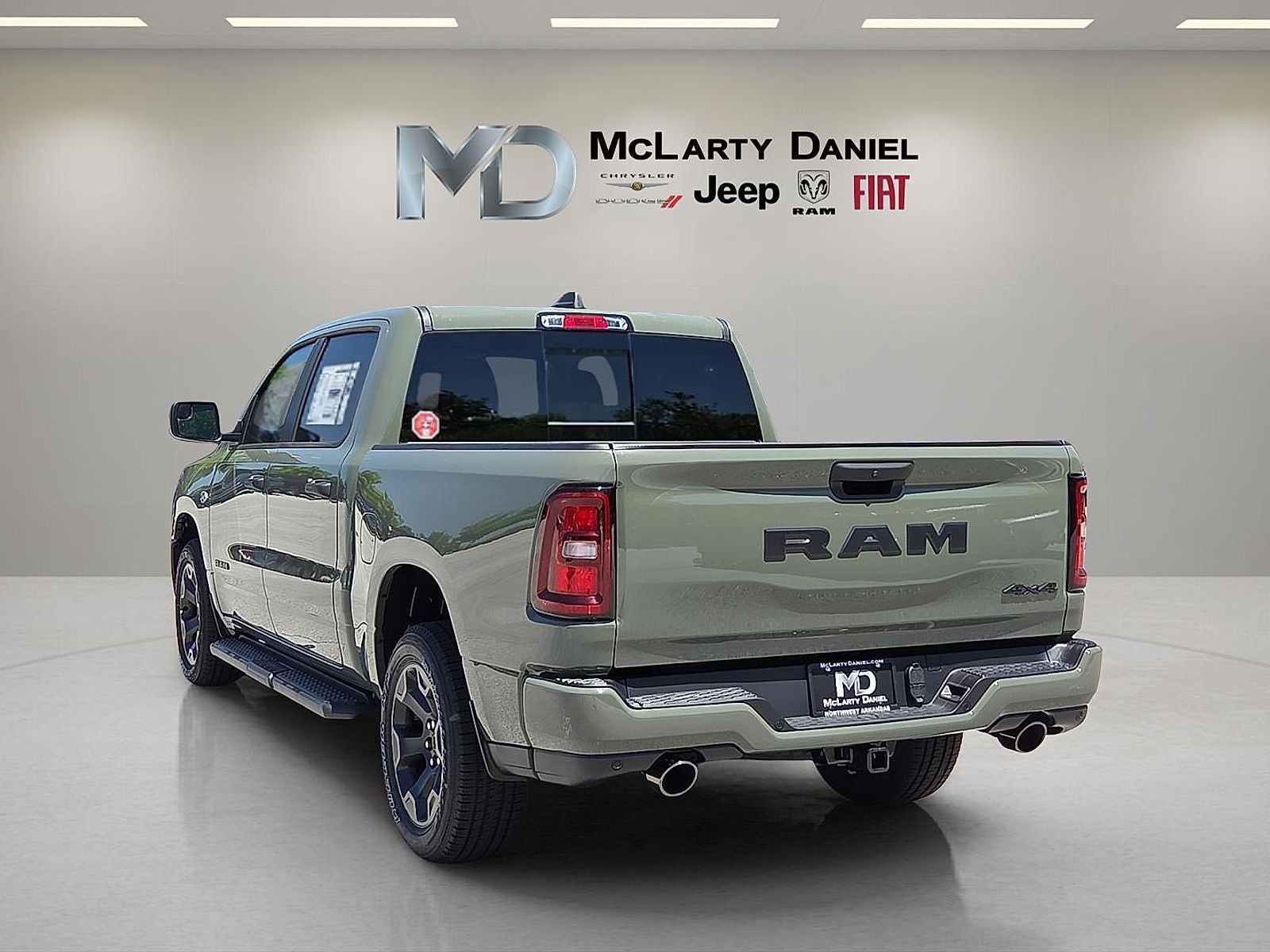 2026 RAM Ram 1500 RAM 1500 EXPRESS CREW CAB 4X4 5'7' BOX