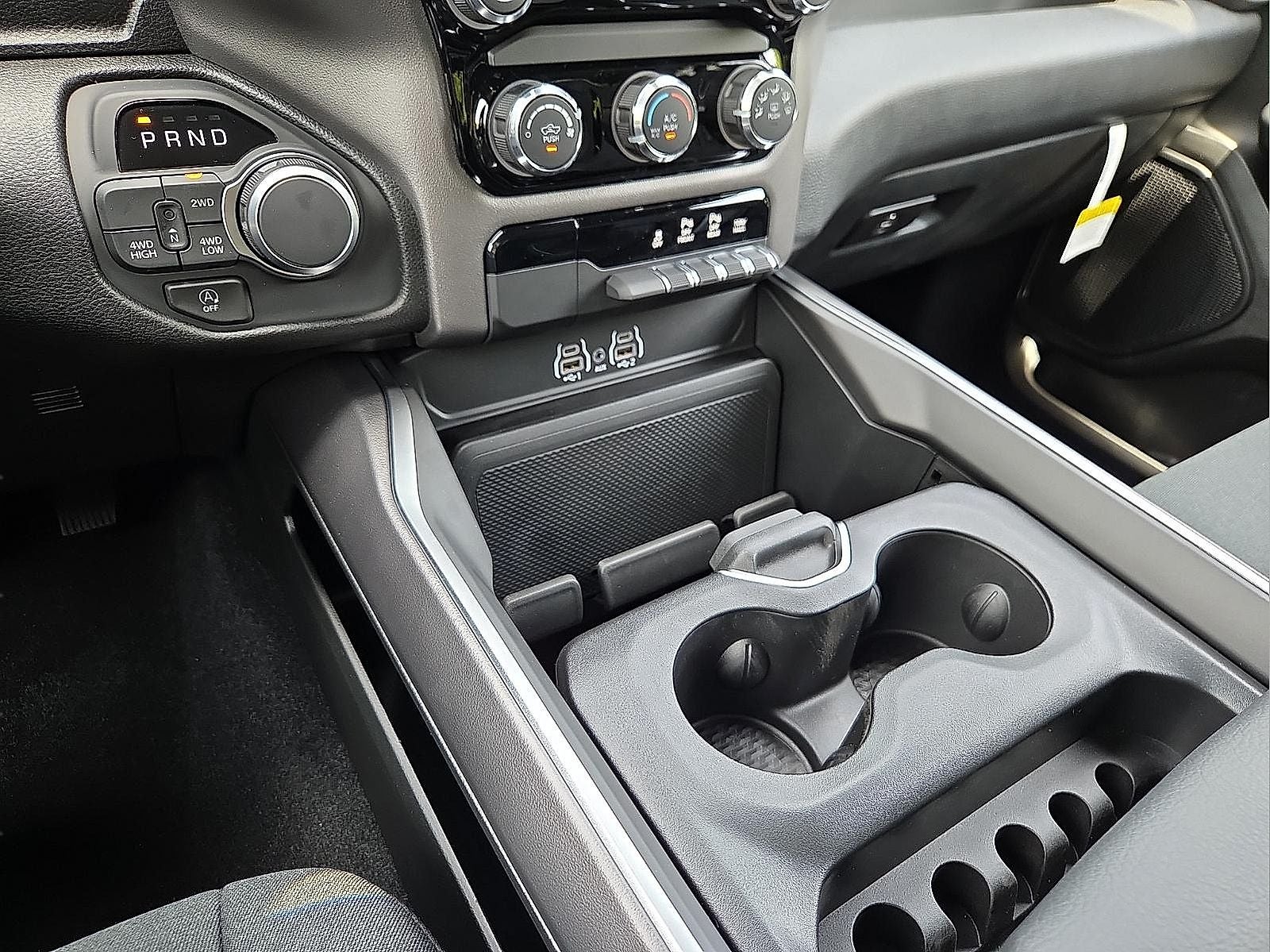 2026 RAM Ram 1500 RAM 1500 EXPRESS CREW CAB 4X4 5'7' BOX