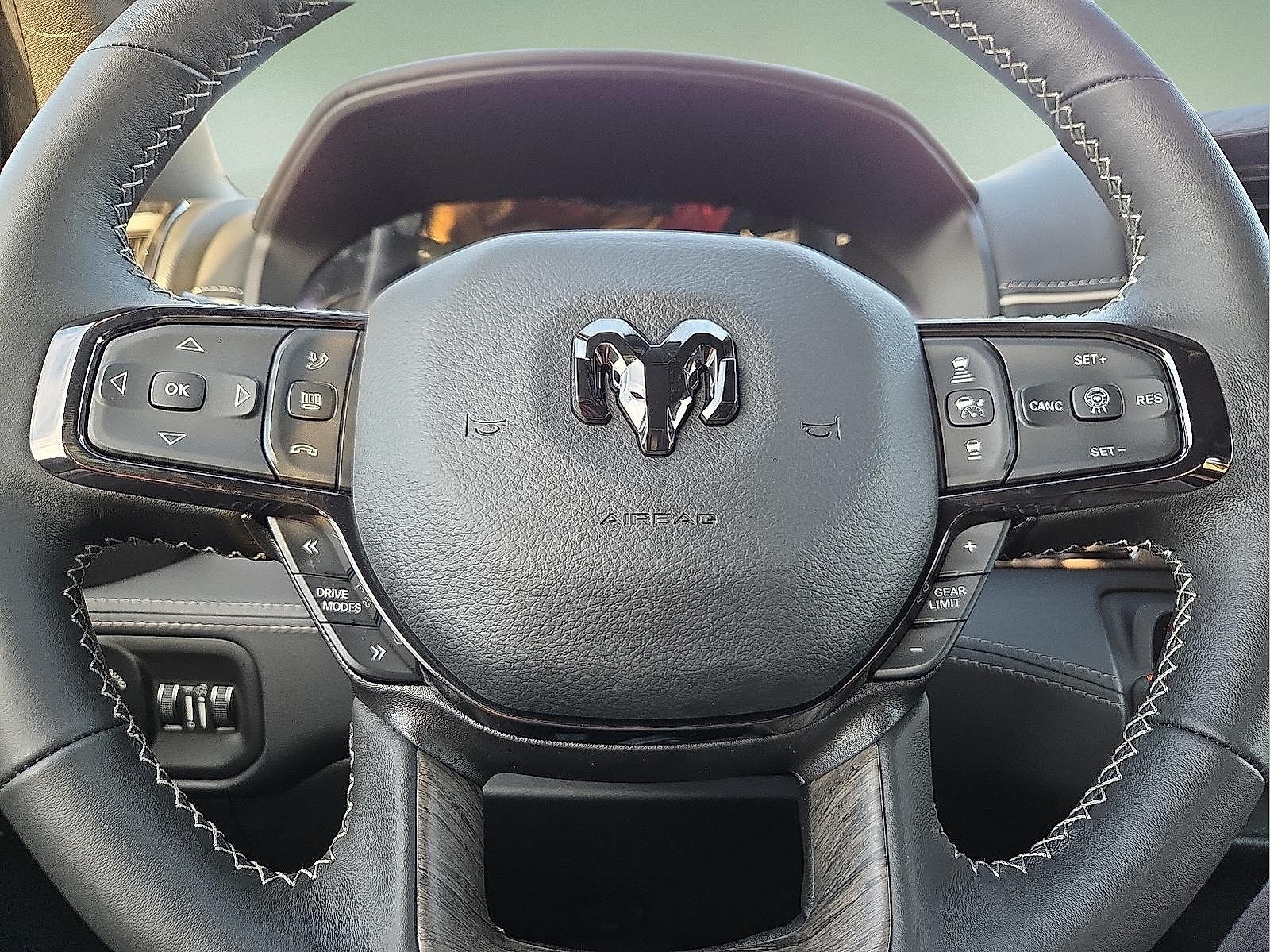 2026 RAM Ram 1500 RAM 1500 LIMITED CREW CAB 4X4 5'7' BOX