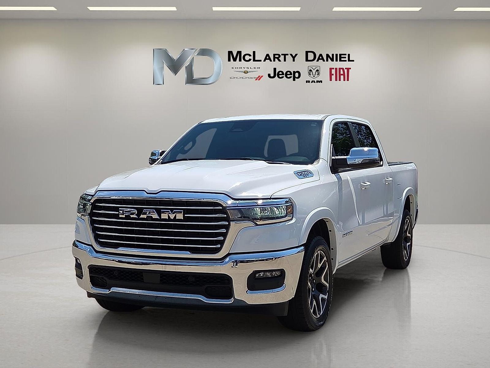 2025 RAM 1500 Laramie Crew Cab 4x4 5'7' Box