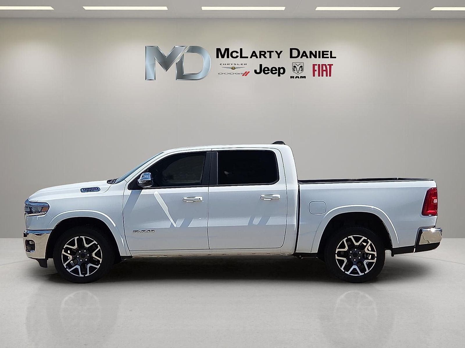 2025 RAM 1500 Laramie Crew Cab 4x4 5'7' Box