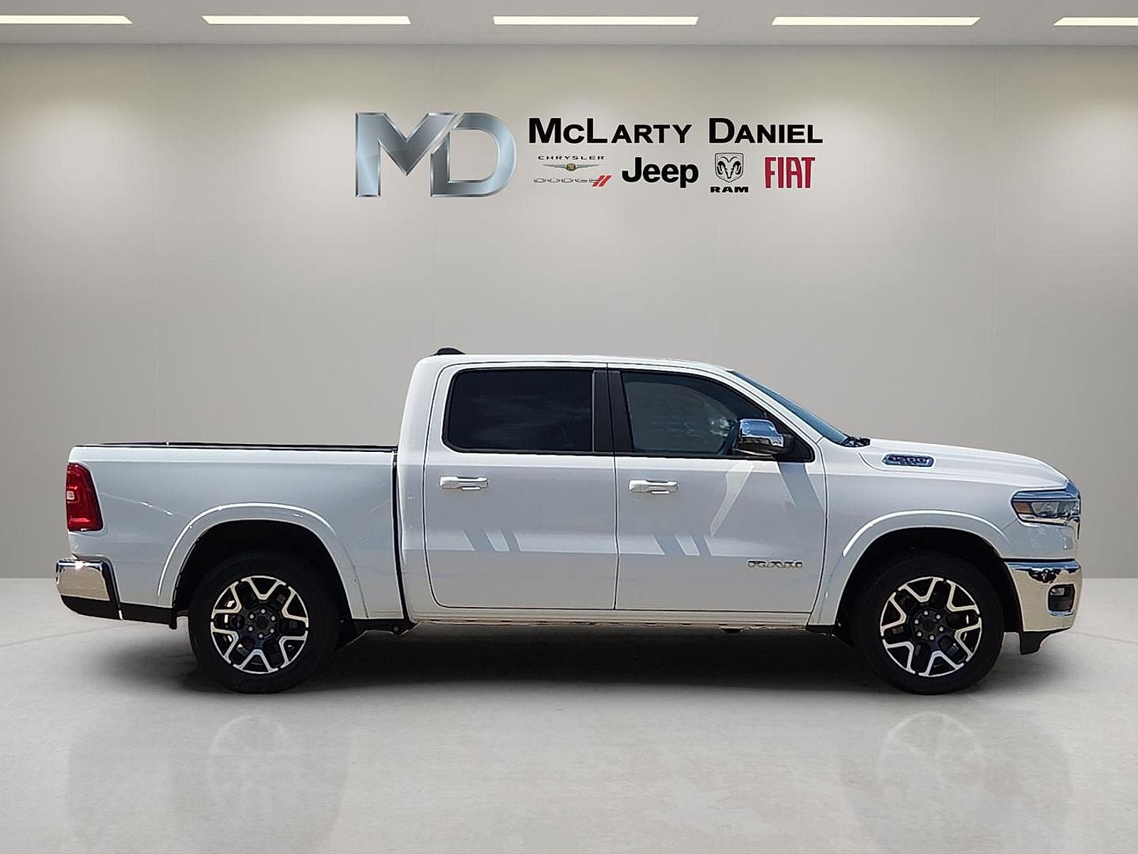 2025 RAM 1500 Laramie Crew Cab 4x4 5'7' Box