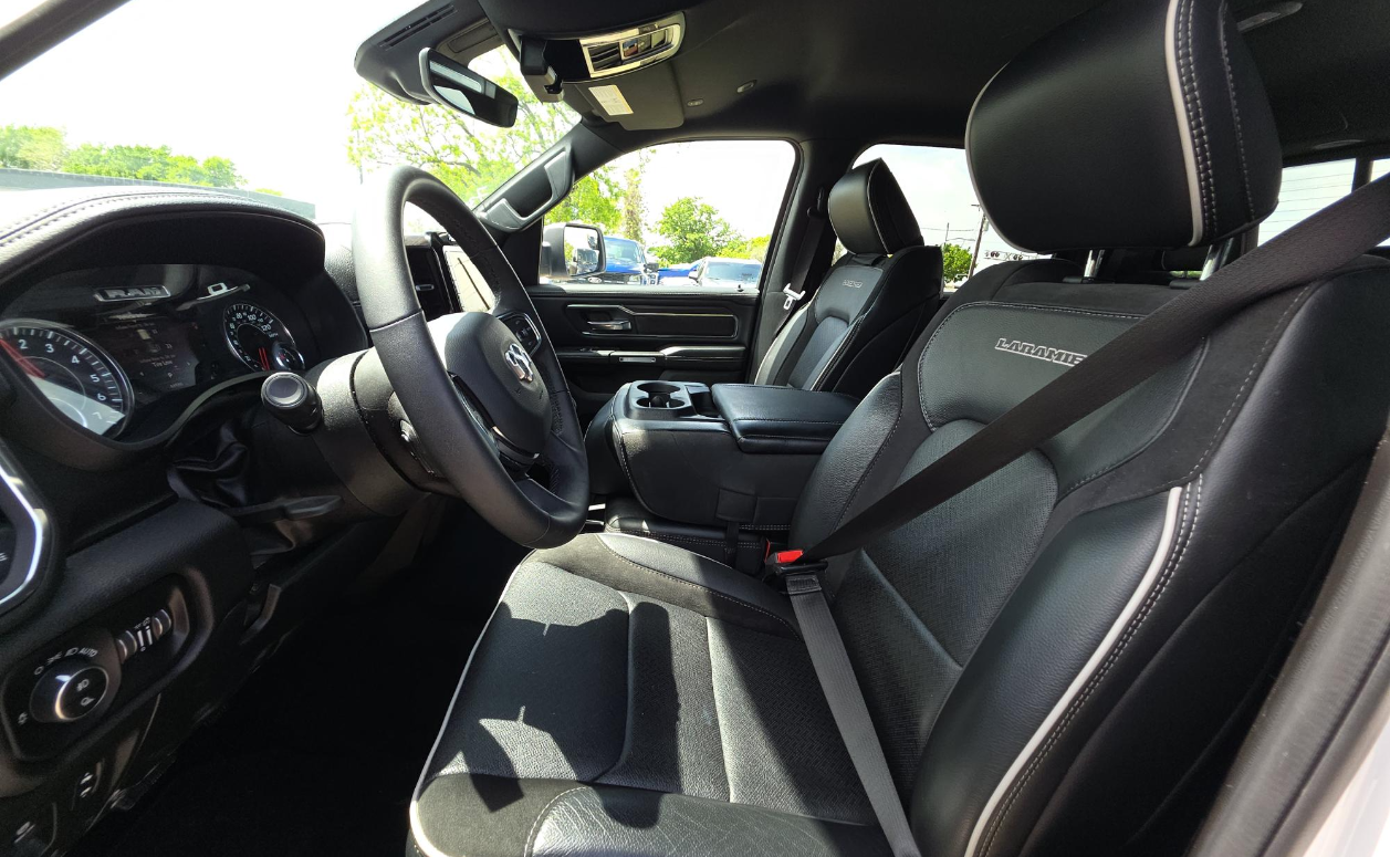 2025 RAM 1500 Laramie Crew Cab 4x4 5'7' Box