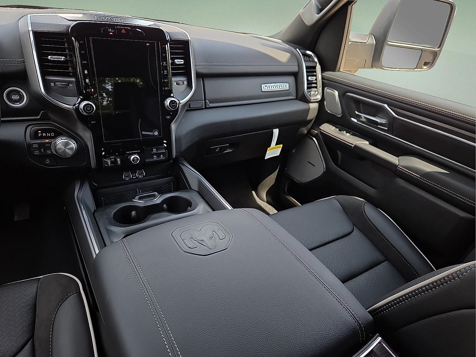 2027 RAM 1500 RAM 1500 LARAMIE CREW CAB 4X4 5'7' BOX