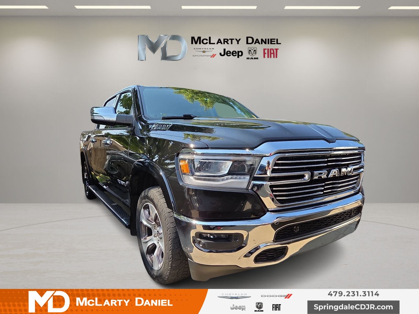 2020 RAM 1500 Laramie Crew Cab 4x4 5'7' Box