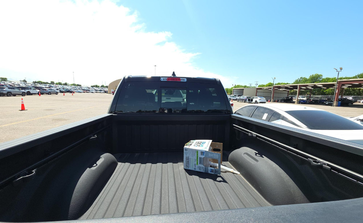 2023 RAM 1500 Laramie Crew Cab 4x4 5'7' Box