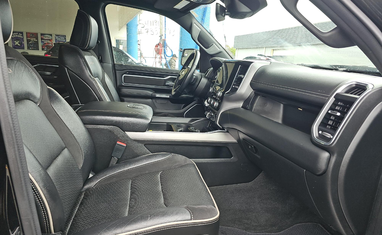 2022 RAM 1500 Laramie Crew Cab 4x4 6'4' Box