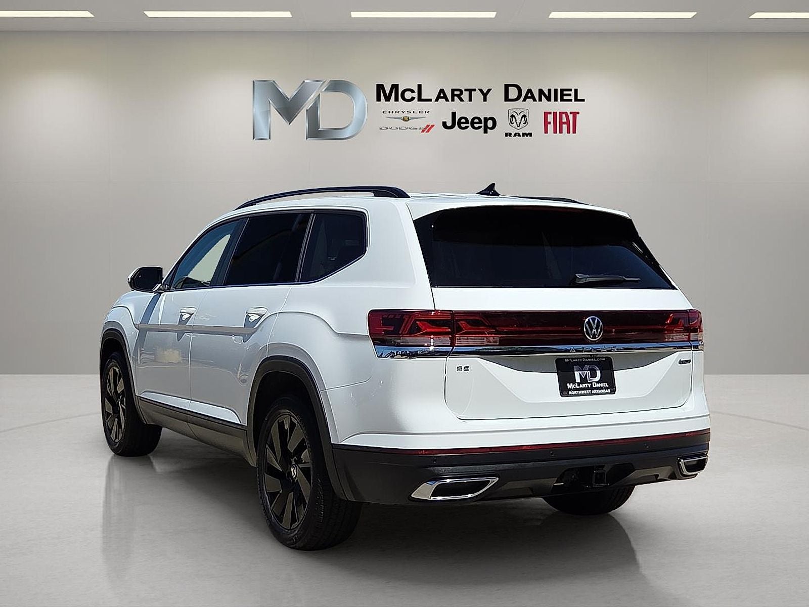 2025 Volkswagen Atlas 2.0T SE w/Technology