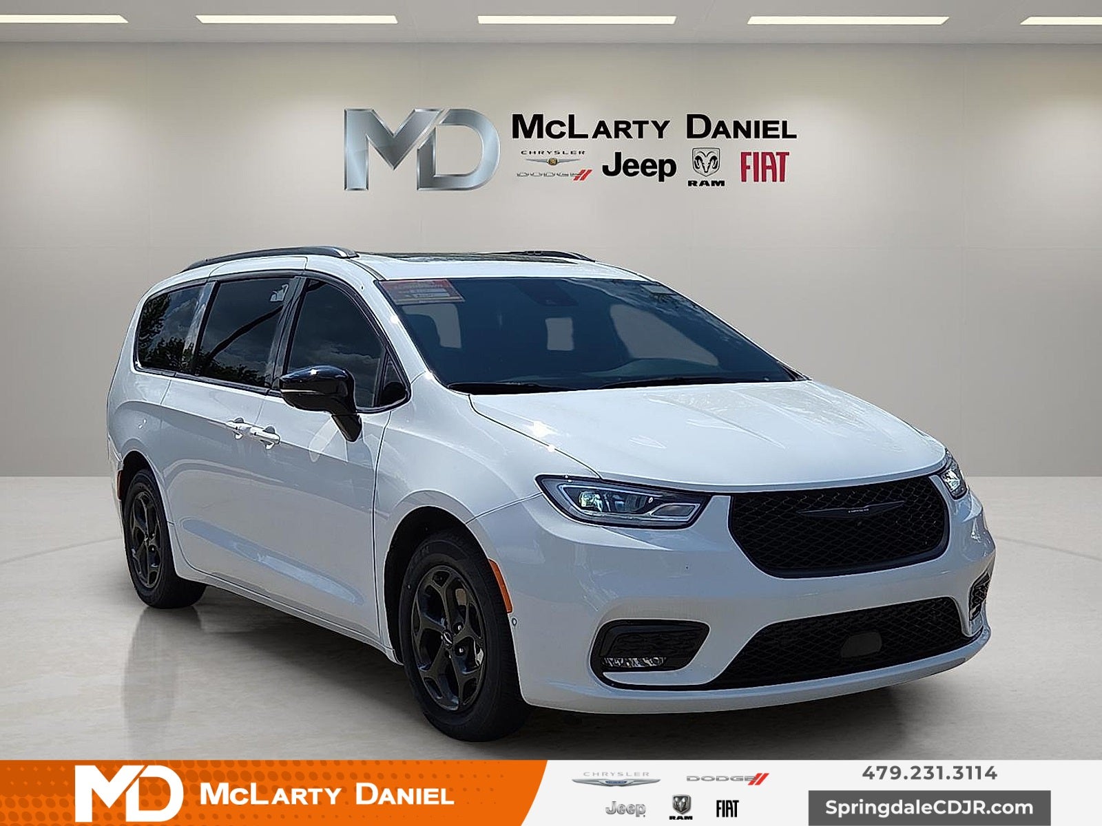 2024 Chrysler Pacifica Hybrid PACIFICA PLUG-IN HYBRID PREMIUM S APPEARANCE