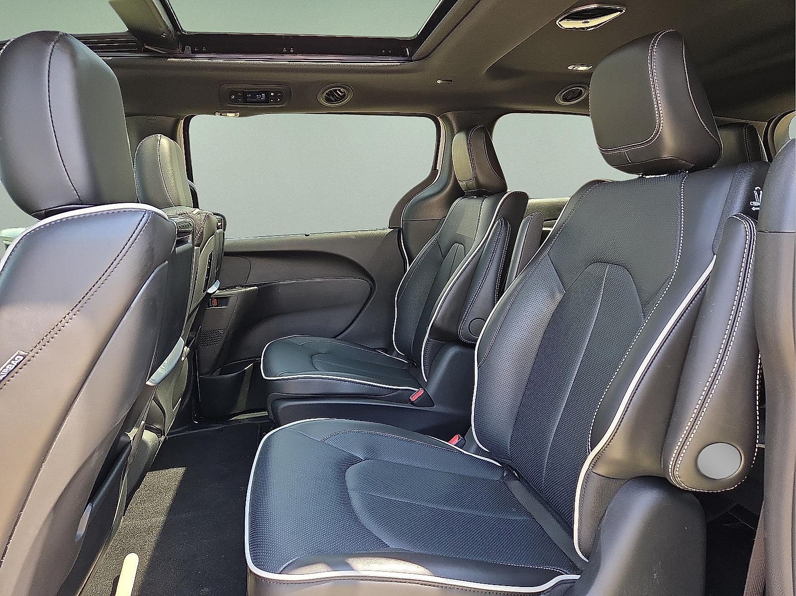 2024 Chrysler Pacifica Hybrid PACIFICA PLUG-IN HYBRID PREMIUM S APPEARANCE