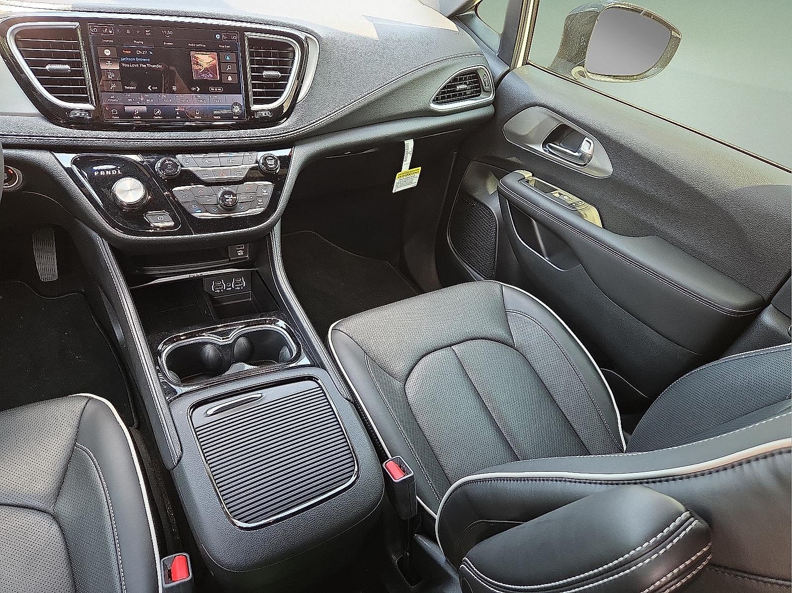 2024 Chrysler Pacifica Hybrid PACIFICA PLUG-IN HYBRID PREMIUM S APPEARANCE