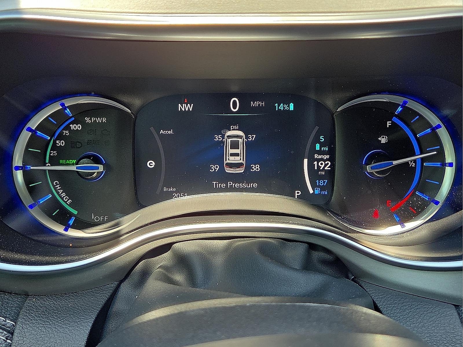 2024 Chrysler Pacifica Hybrid PACIFICA PLUG-IN HYBRID PREMIUM S APPEARANCE
