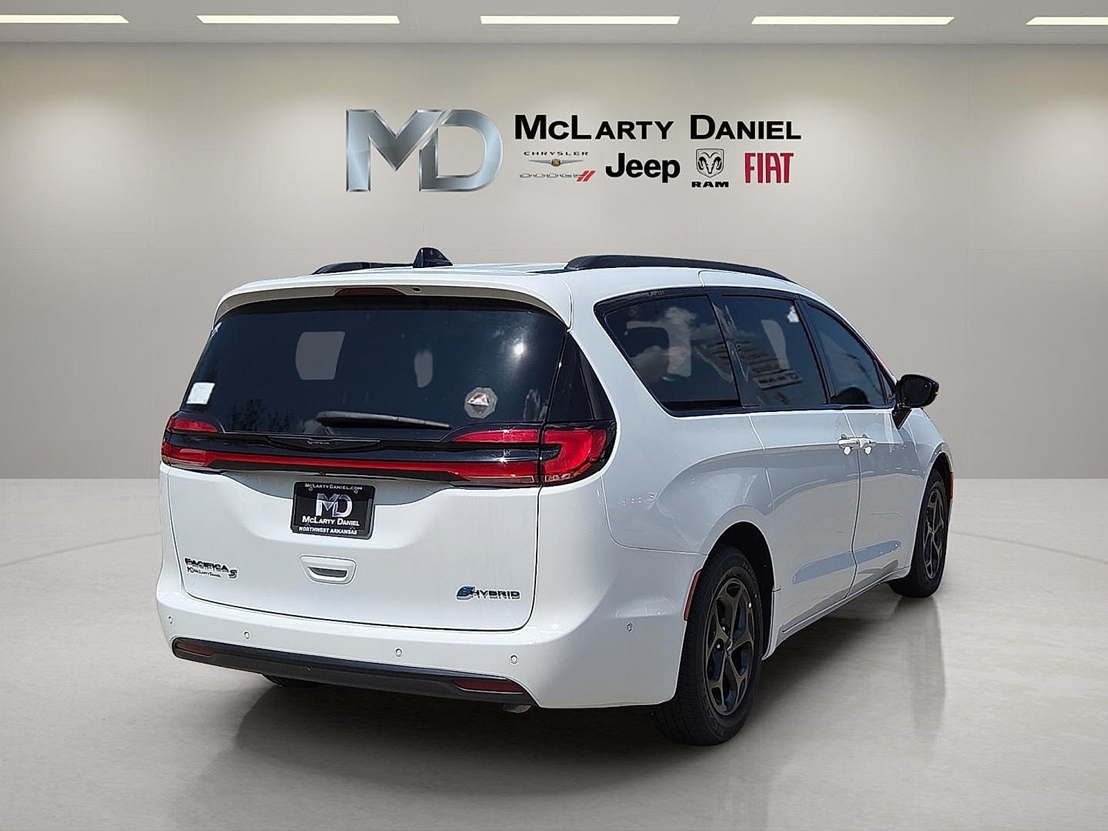 2024 Chrysler Pacifica Hybrid PACIFICA PLUG-IN HYBRID PREMIUM S APPEARANCE