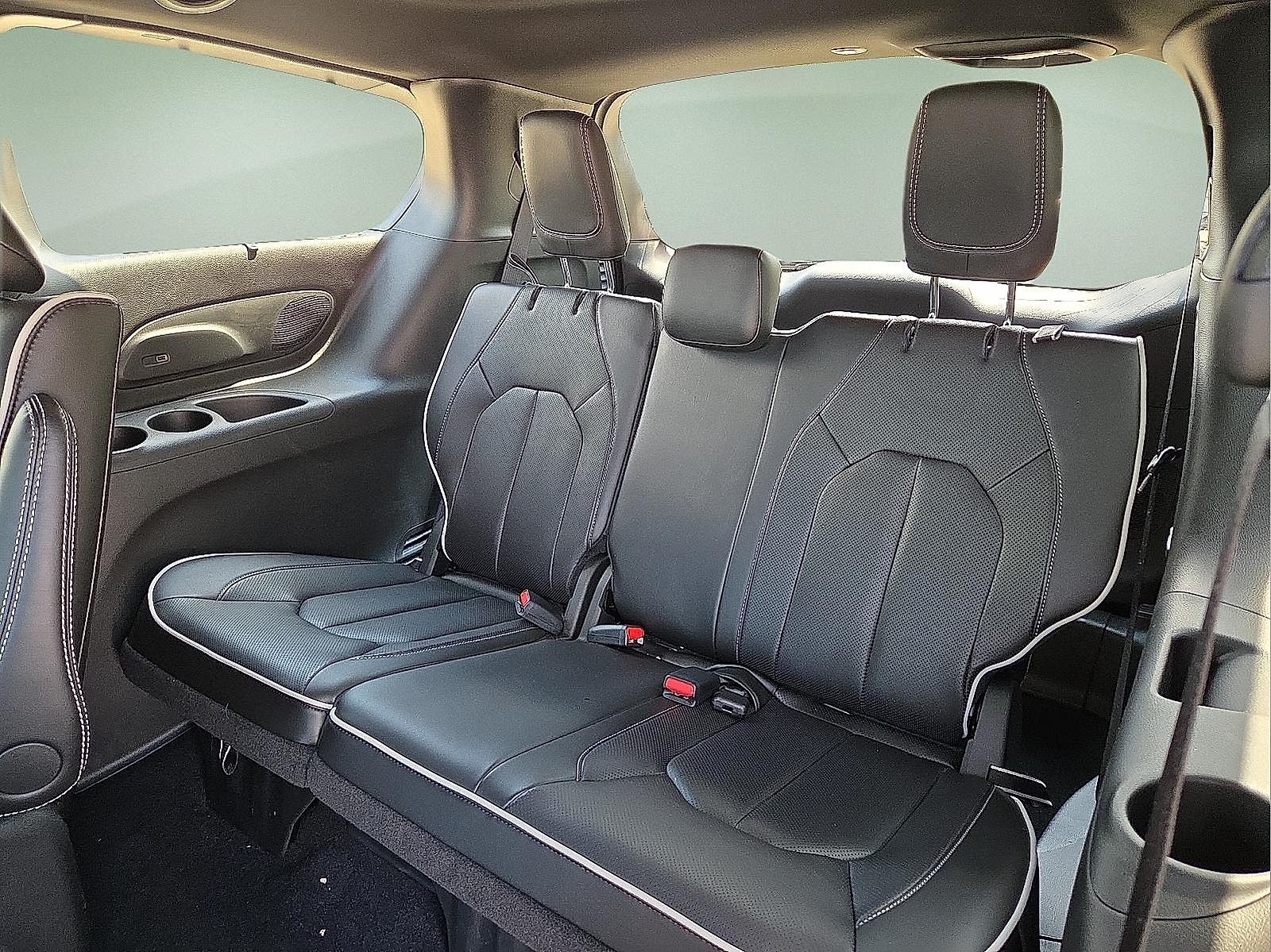 2024 Chrysler Pacifica Hybrid PACIFICA PLUG-IN HYBRID PREMIUM S APPEARANCE