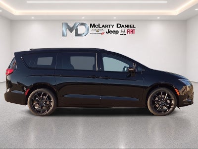 2027 Chrysler Pacifica PACIFICA LIMITED AWD