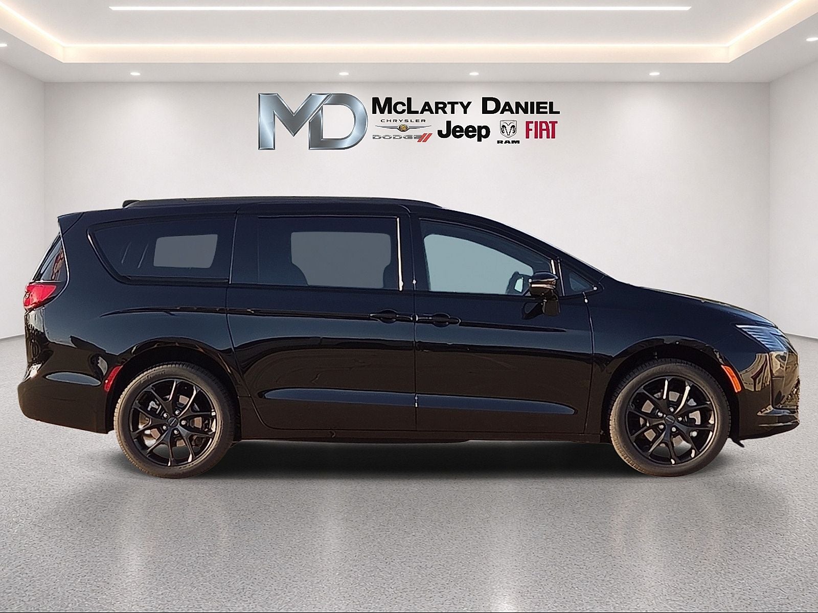 2027 Chrysler Pacifica PACIFICA LIMITED AWD