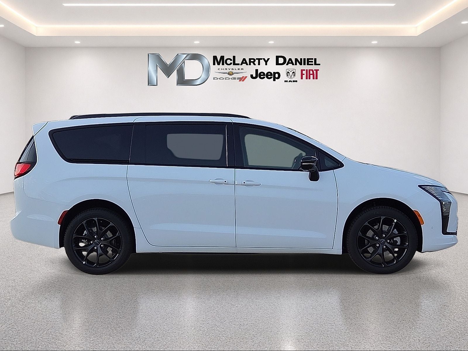 2027 Chrysler Pacifica PACIFICA LIMITED AWD