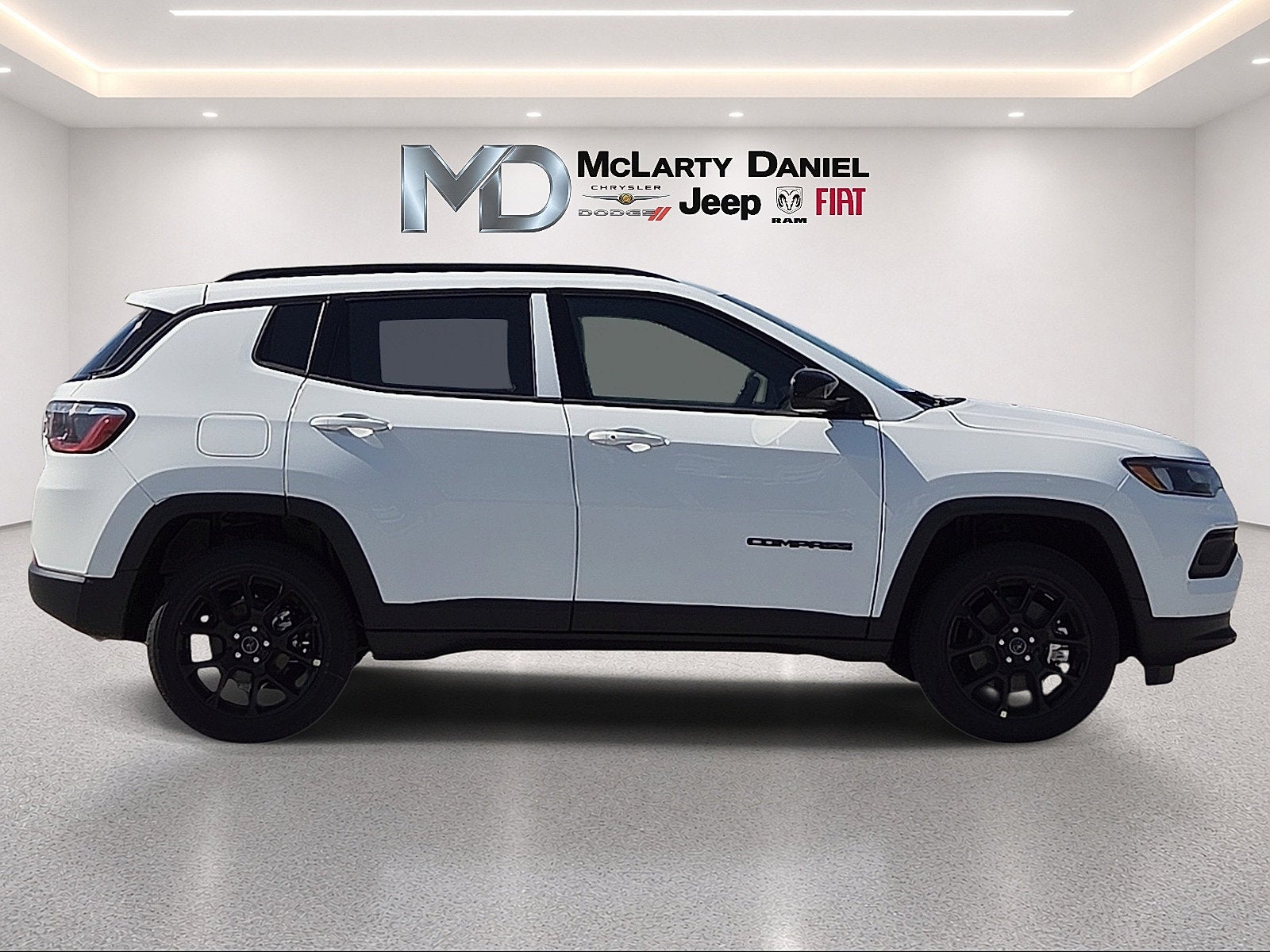 2027 Jeep Compass COMPASS LATITUDE ALTITUDE 4X4