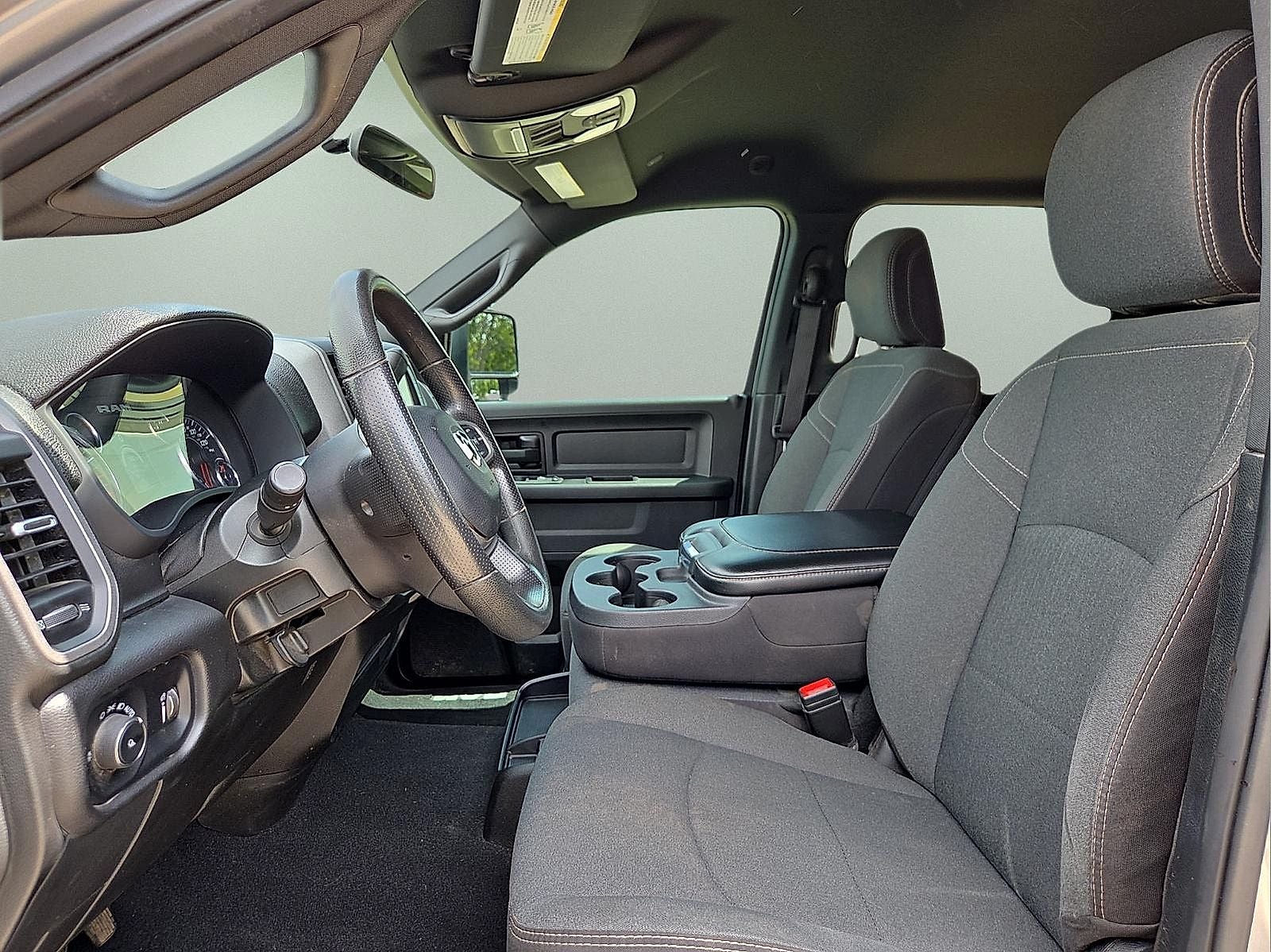 2024 RAM 3500 Tradesman Crew Cab 4x4 6'4' Box