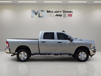 2024 RAM 3500 Tradesman Crew Cab 4x4 6'4' Box