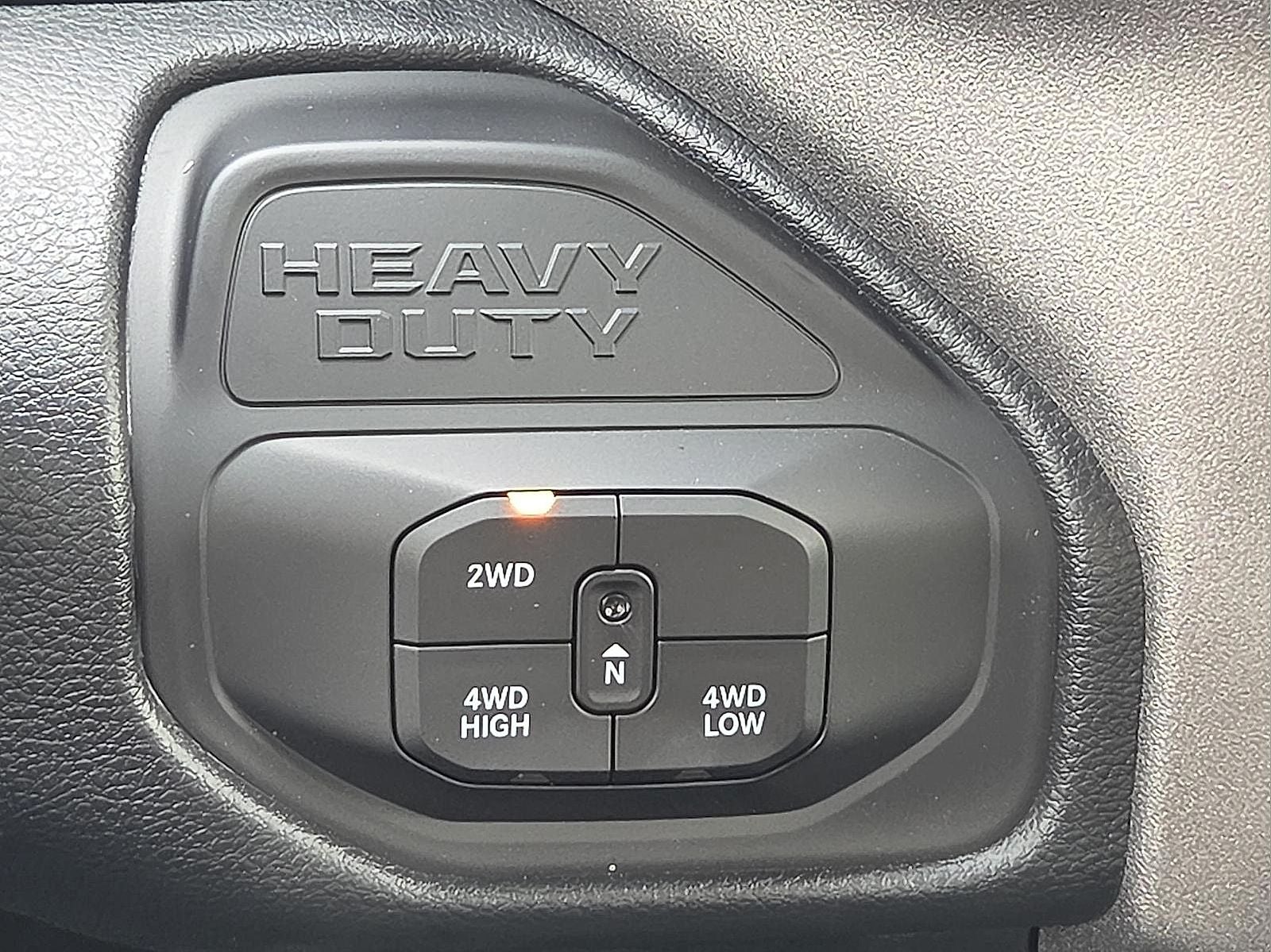 2026 RAM Ram 2500 RAM 2500 BLACK EXPRESS CREW CAB 4X4 6'4' BOX