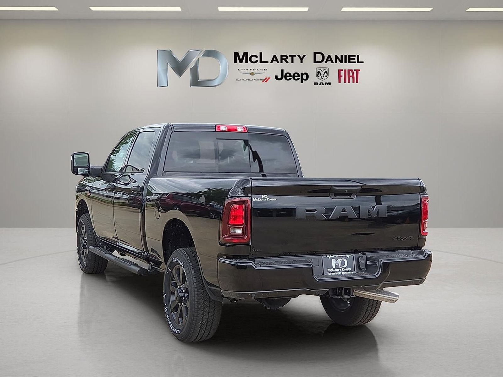 2026 RAM Ram 2500 RAM 2500 BLACK EXPRESS CREW CAB 4X4 6'4' BOX
