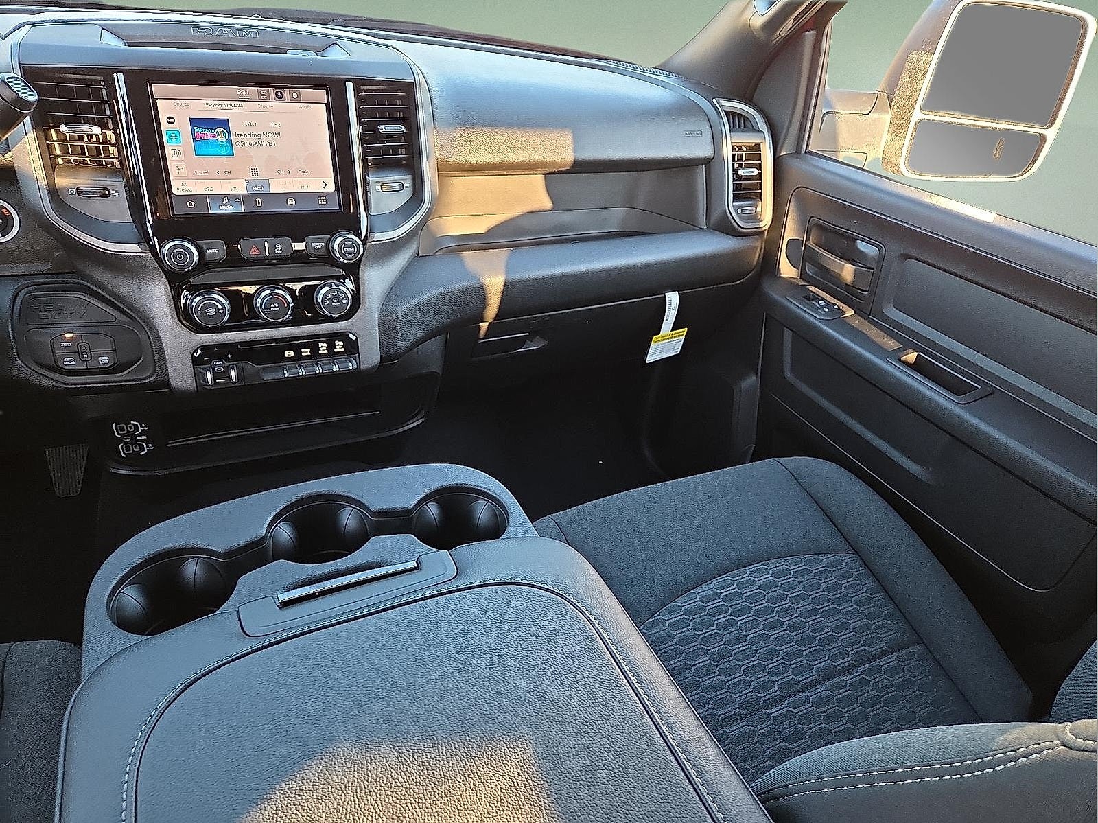 2026 RAM Ram 2500 RAM 2500 BLACK EXPRESS CREW CAB 4X4 6'4' BOX