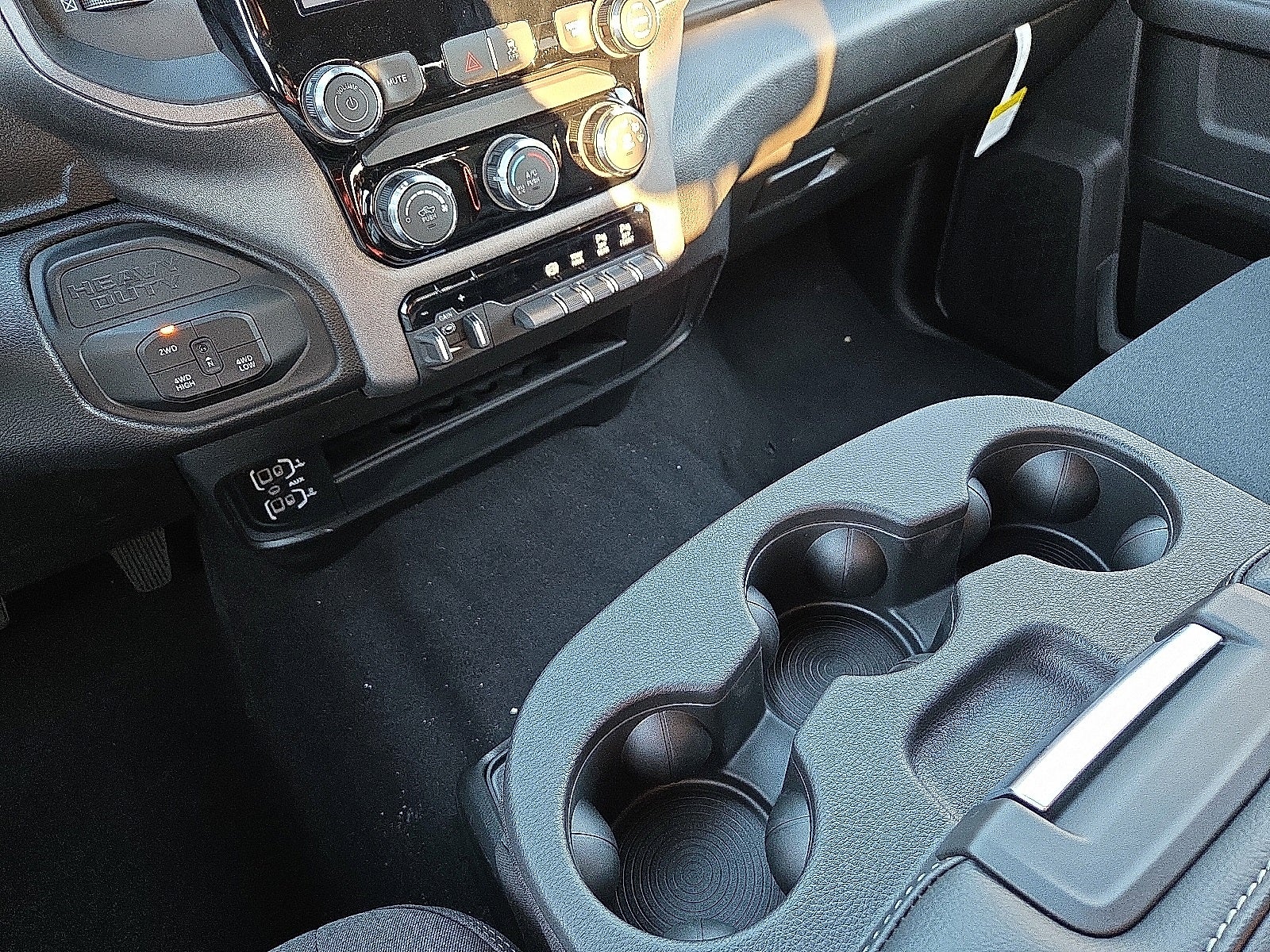 2026 RAM Ram 2500 RAM 2500 BLACK EXPRESS CREW CAB 4X4 6'4' BOX