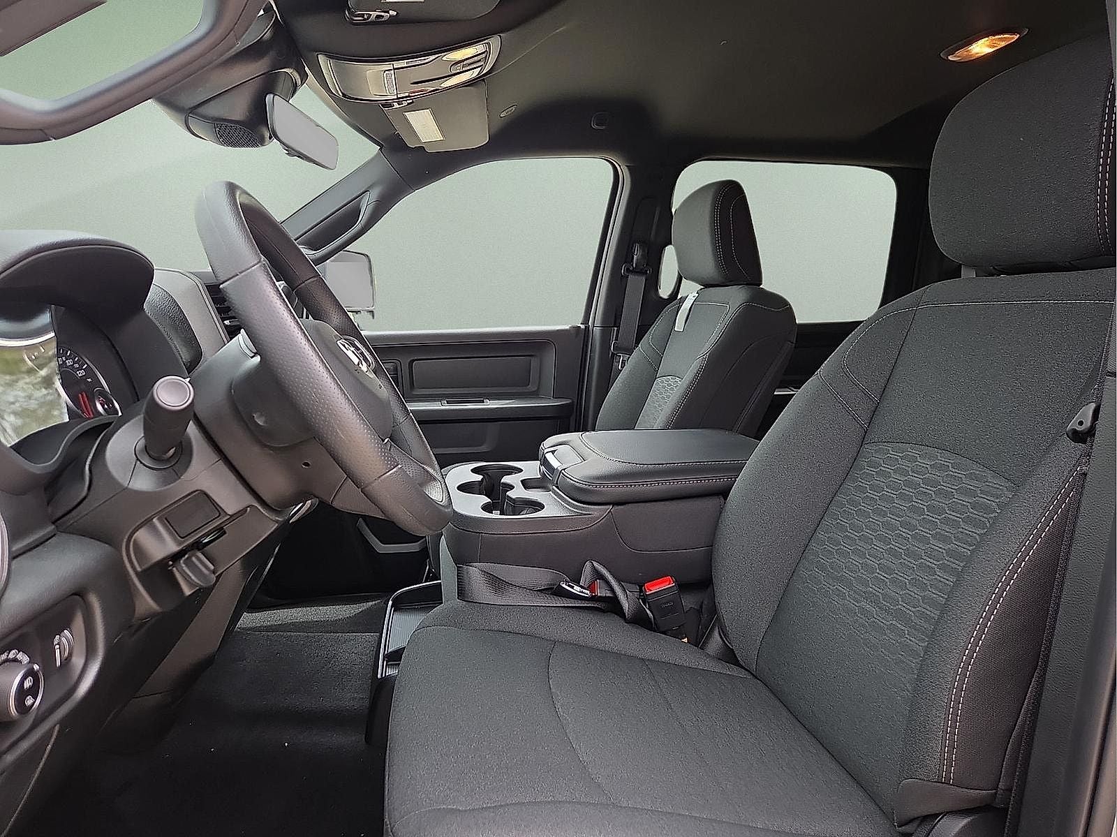 2026 RAM Ram 2500 RAM 2500 BLACK EXPRESS CREW CAB 4X4 6'4' BOX