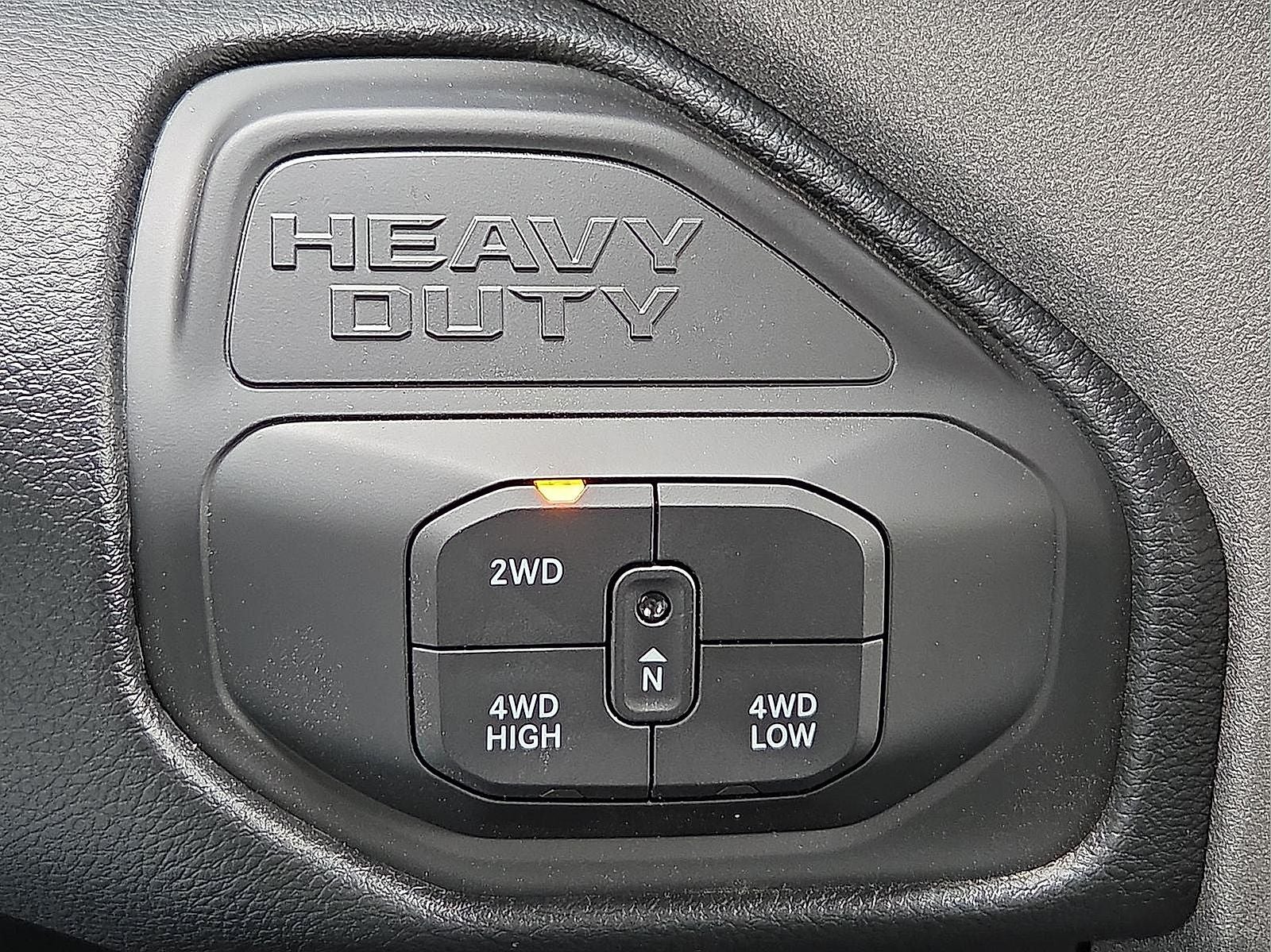 2026 RAM Ram 2500 RAM 2500 BLACK EXPRESS CREW CAB 4X4 6'4' BOX