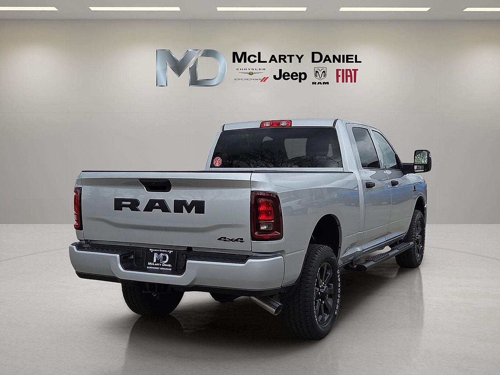 2026 RAM Ram 2500 RAM 2500 BLACK EXPRESS CREW CAB 4X4 6'4' BOX