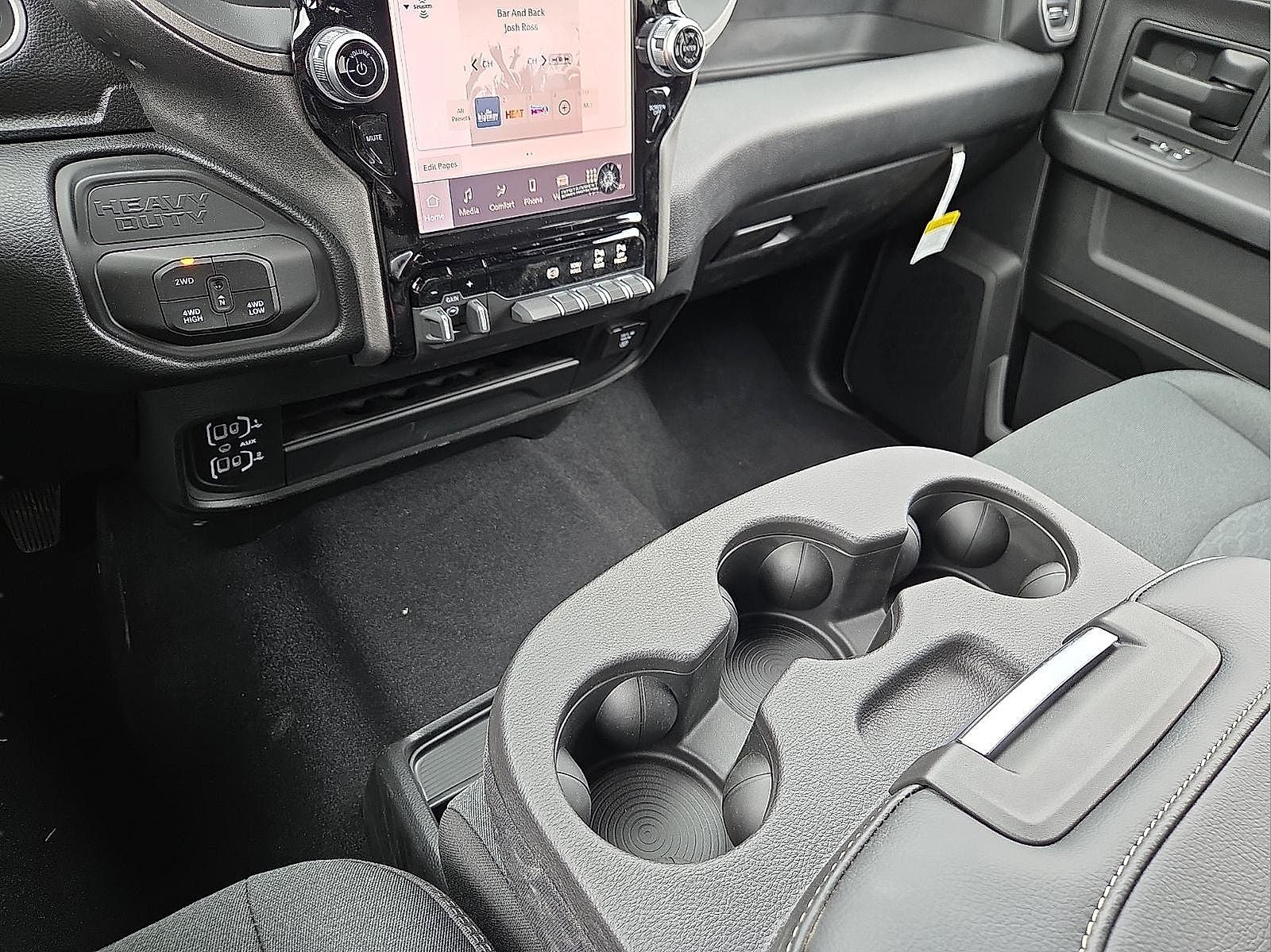 2026 RAM Ram 2500 RAM 2500 BLACK EXPRESS CREW CAB 4X4 6'4' BOX