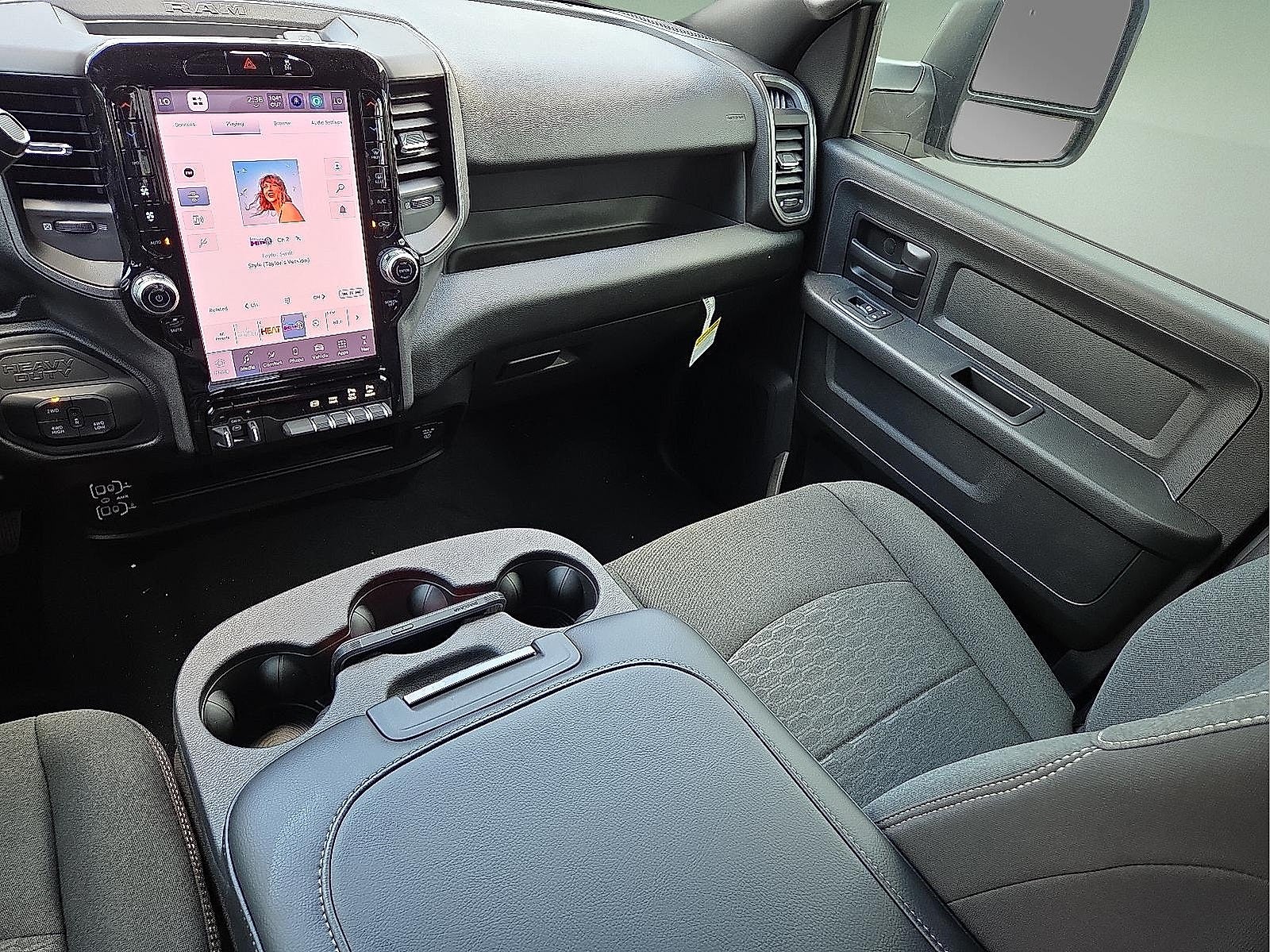 2025 RAM Ram 2500 RAM 2500 TRADESMAN CREW CAB 4X4 6'4' BOX