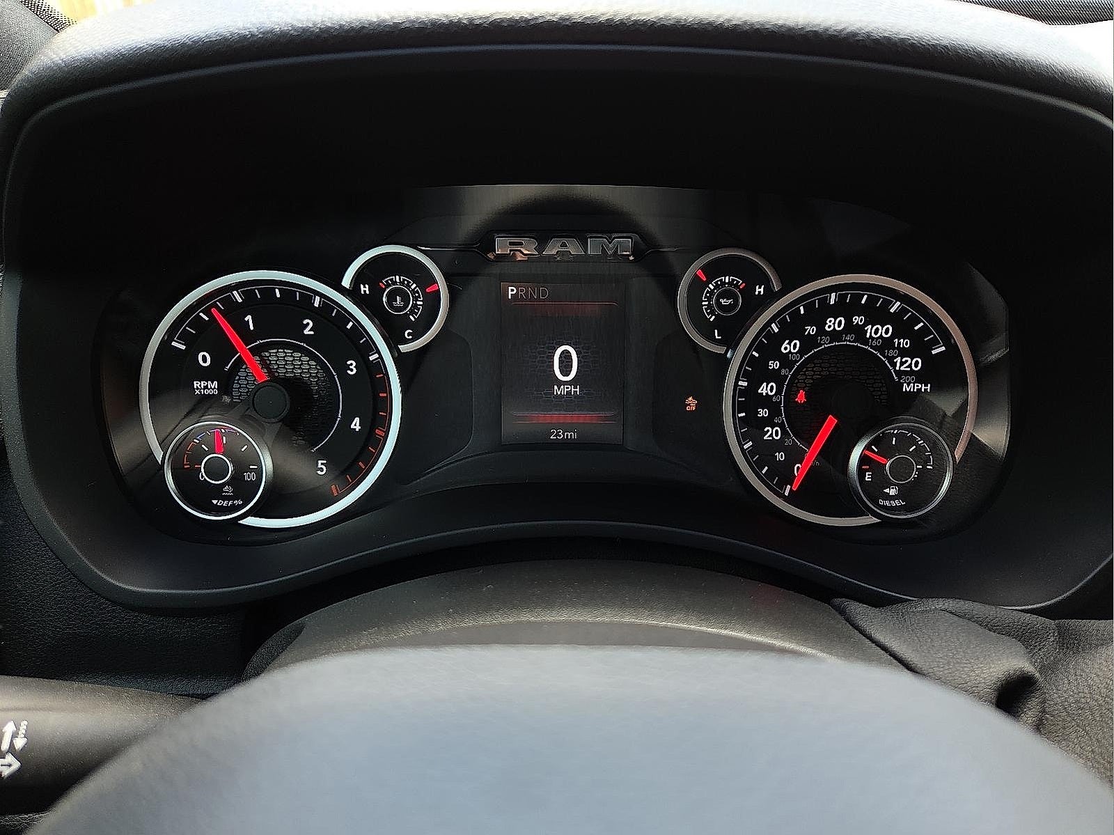 2025 RAM Ram 2500 RAM 2500 TRADESMAN CREW CAB 4X4 6'4' BOX