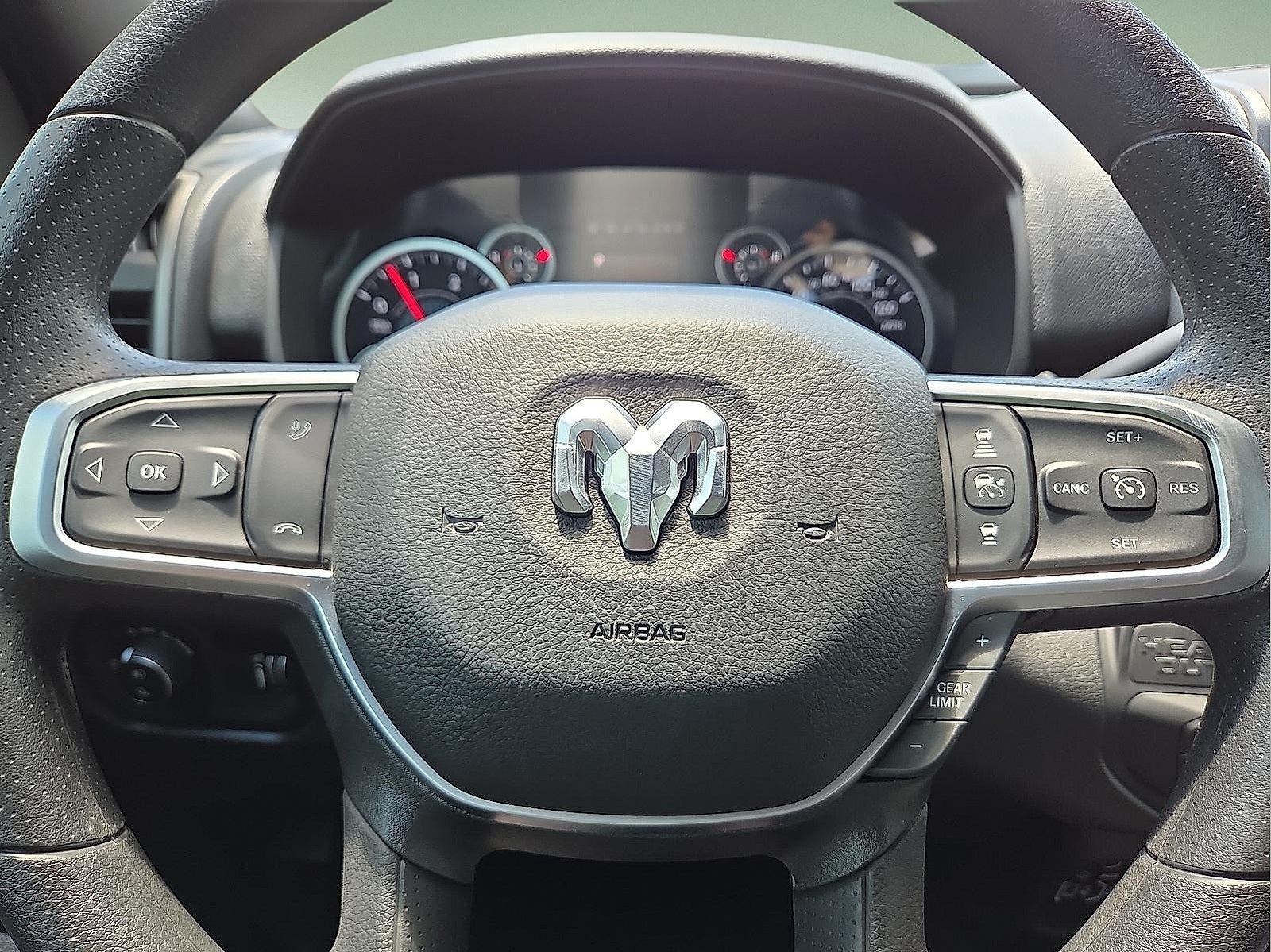 2025 RAM Ram 2500 RAM 2500 TRADESMAN CREW CAB 4X4 6'4' BOX