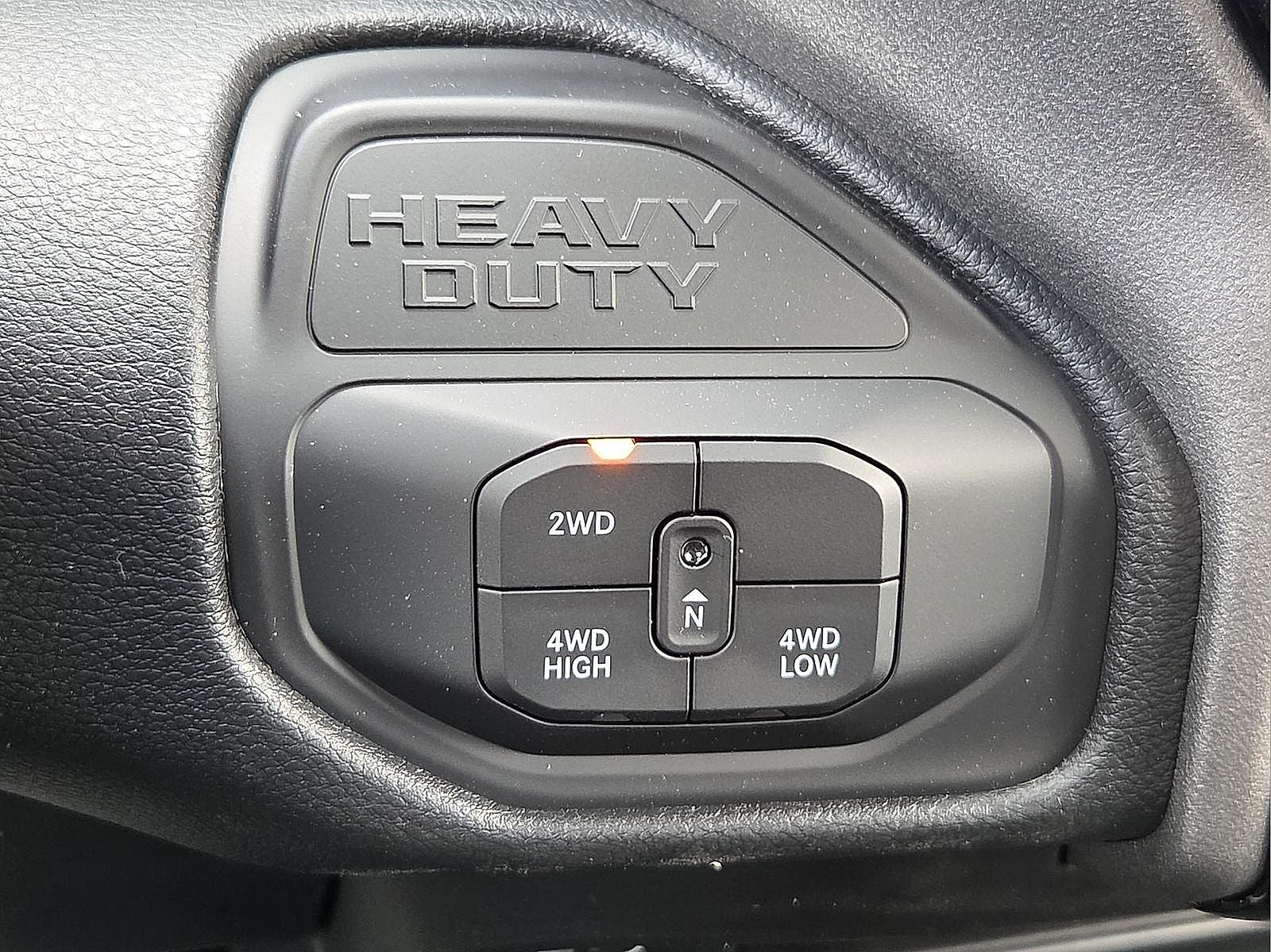 2026 RAM Ram 2500 RAM 2500 BLACK EXPRESS CREW CAB 4X4 6'4' BOX