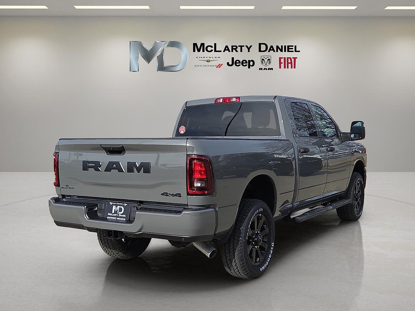 2026 RAM Ram 2500 RAM 2500 BLACK EXPRESS CREW CAB 4X4 6'4' BOX