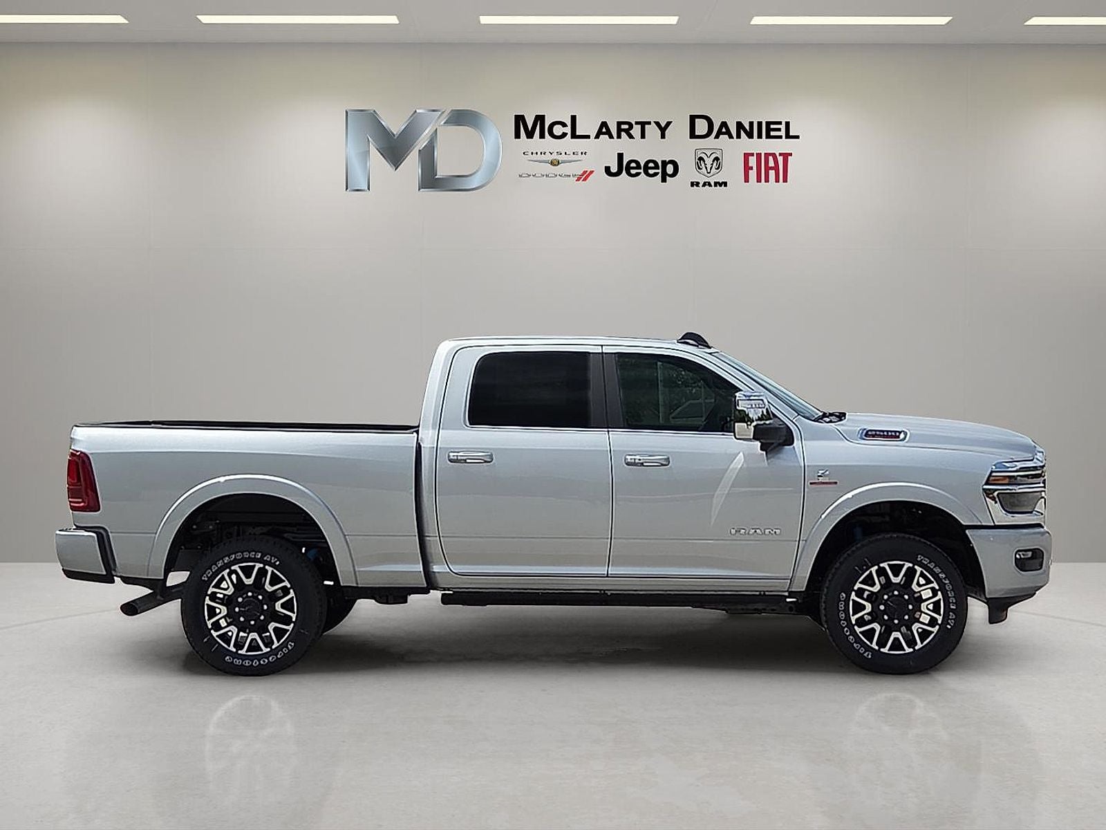 2026 RAM Ram 2500 RAM 2500 LIMITED LONGHORN CREW CAB 4X4 6'4' BOX