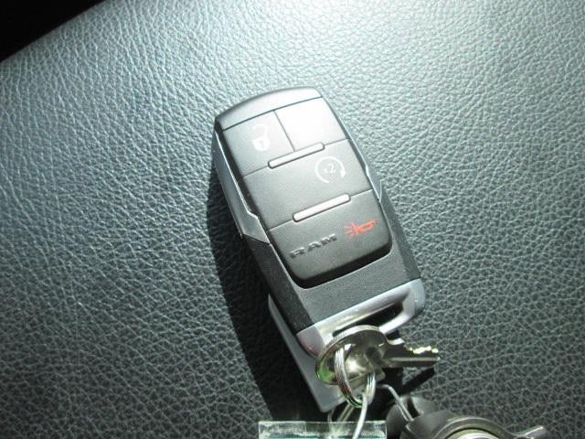 2021 RAM 3500 Big Horn Crew Cab 4x4 8' Box