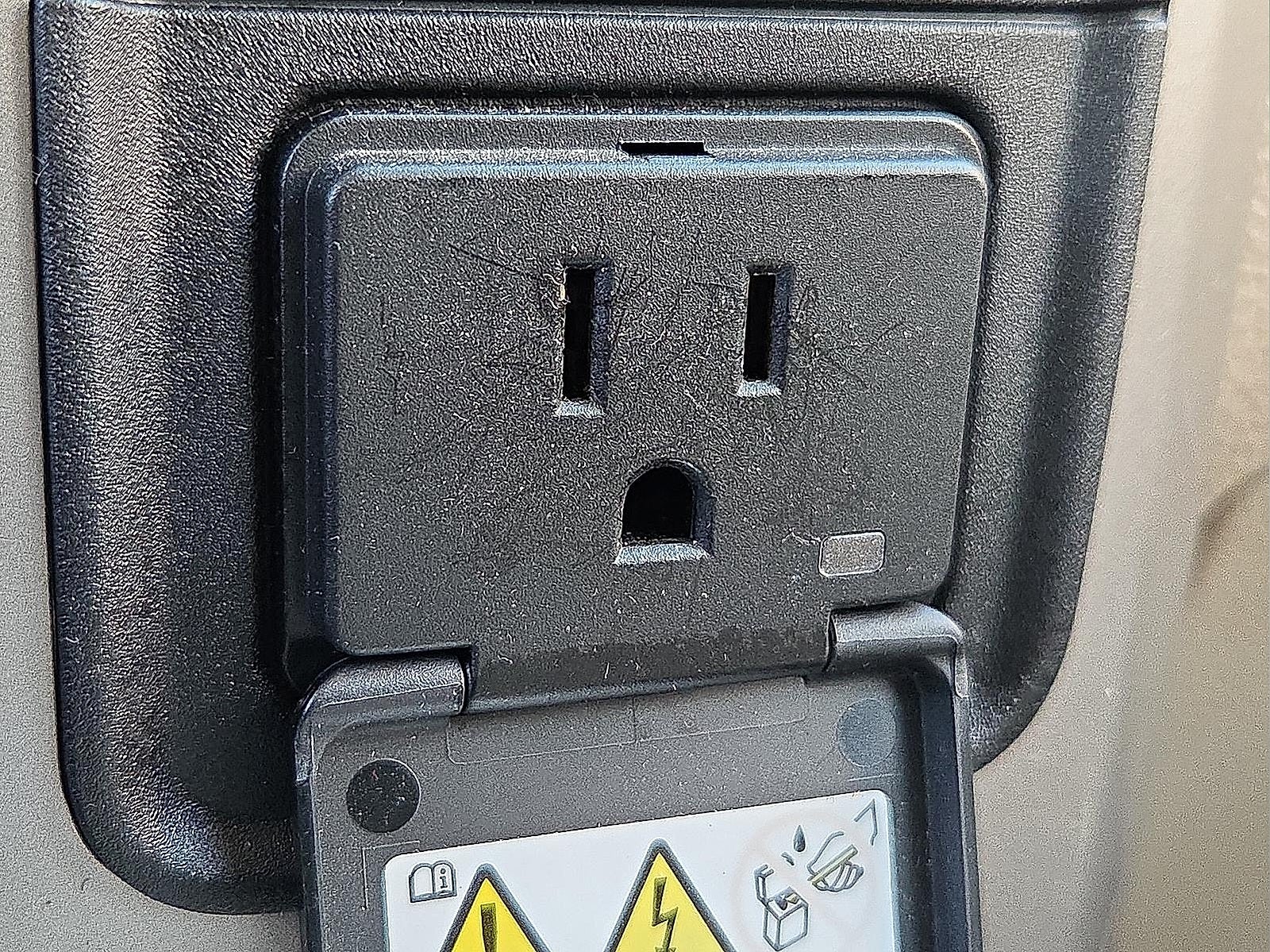 2017 RAM 3500 Laramie Mega Cab 4x4 6'4' Box