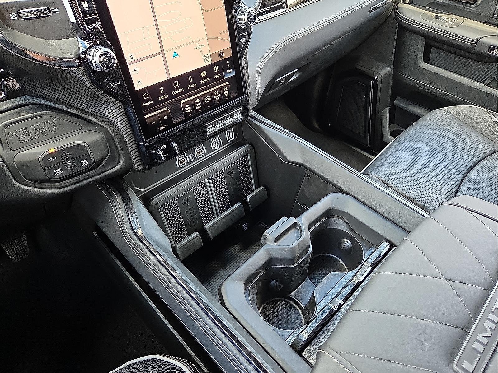 2026 RAM Ram 3500 RAM 3500 LIMITED MEGA CAB 4X4 6'4' BOX