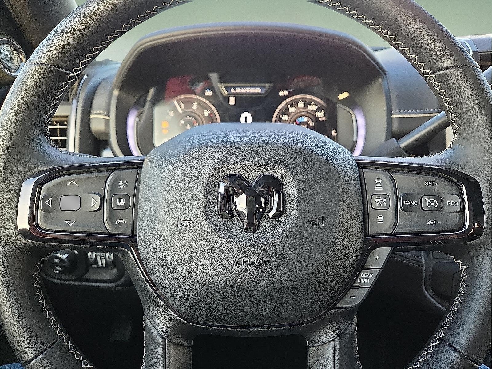 2026 RAM Ram 3500 RAM 3500 LIMITED MEGA CAB 4X4 6'4' BOX