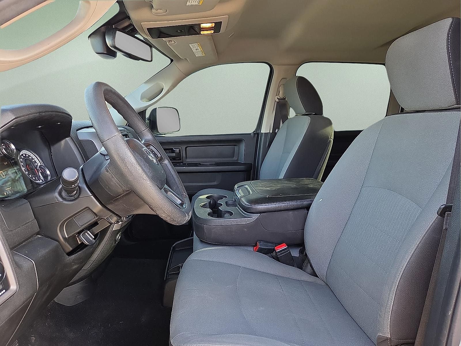 2022 RAM 1500 Classic Tradesman Crew Cab 4x4 5'7' Box