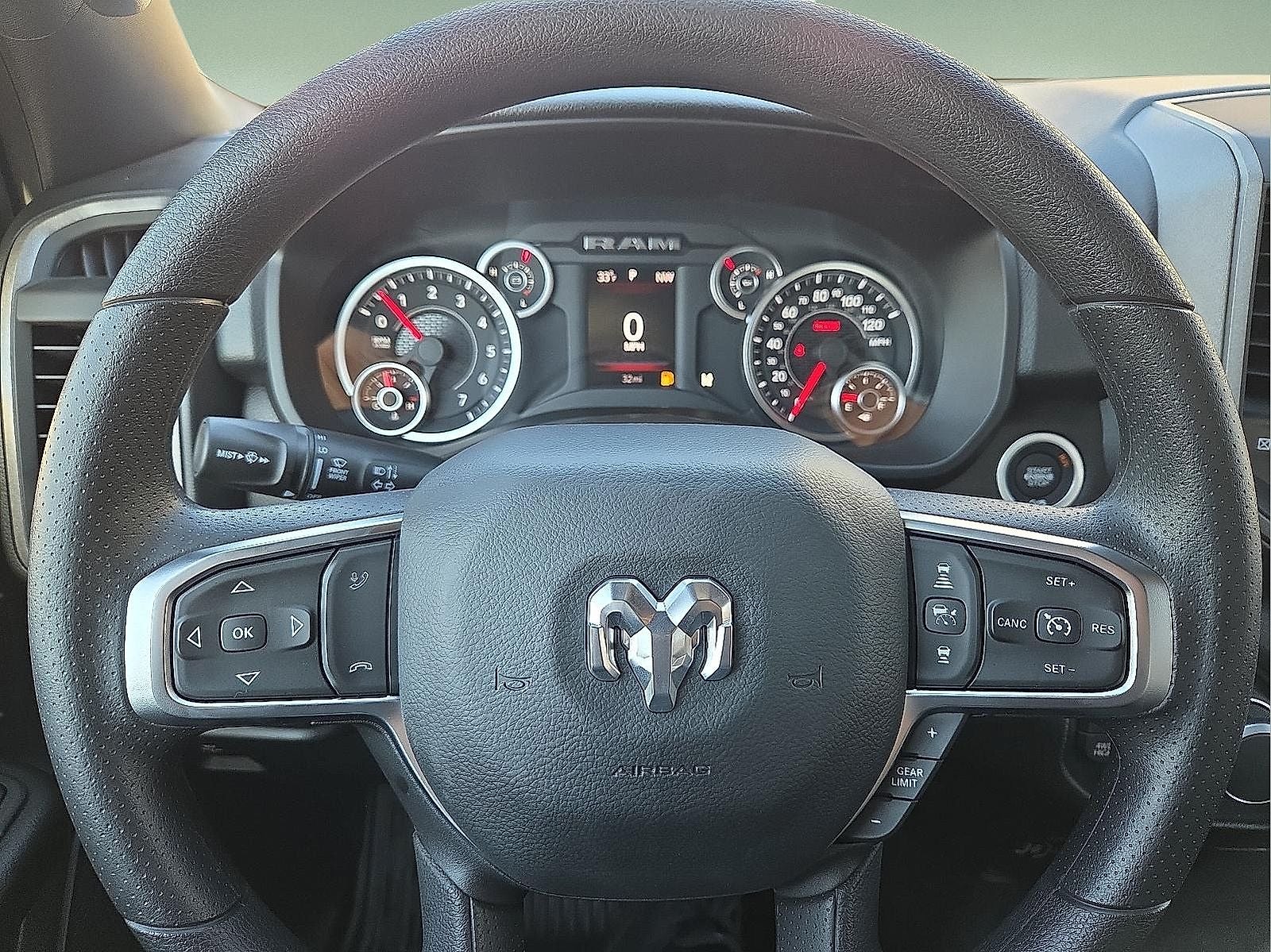 2026 RAM Ram 1500 RAM 1500 TRADESMAN CREW CAB 4X4 5'7' BOX