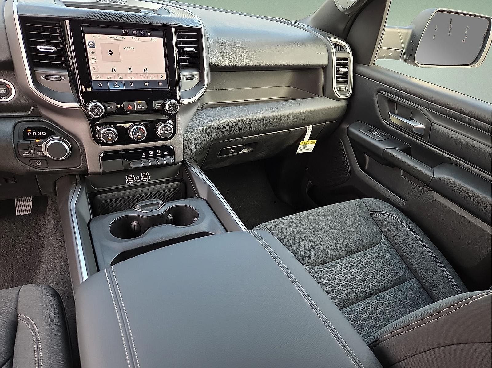 2026 RAM Ram 1500 RAM 1500 EXPRESS CREW CAB 4X4 5'7' BOX