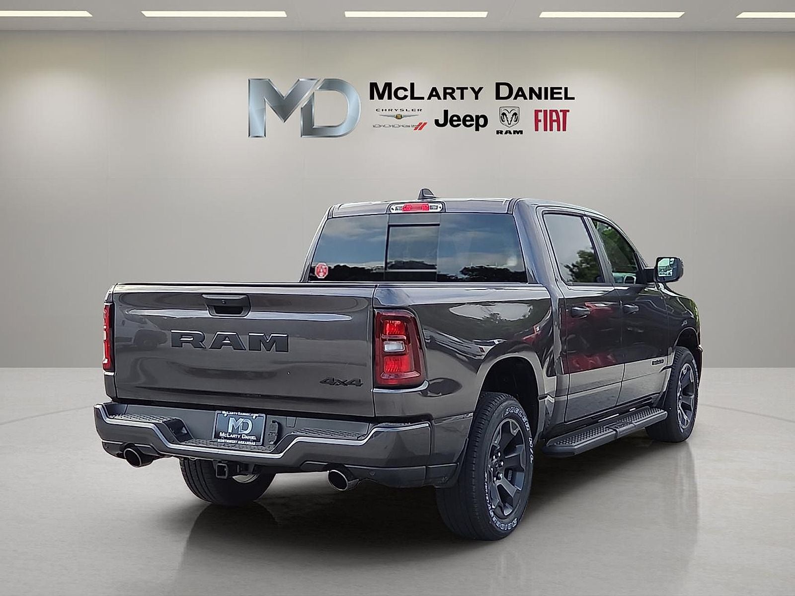 2026 RAM Ram 1500 RAM 1500 EXPRESS CREW CAB 4X4 5'7' BOX